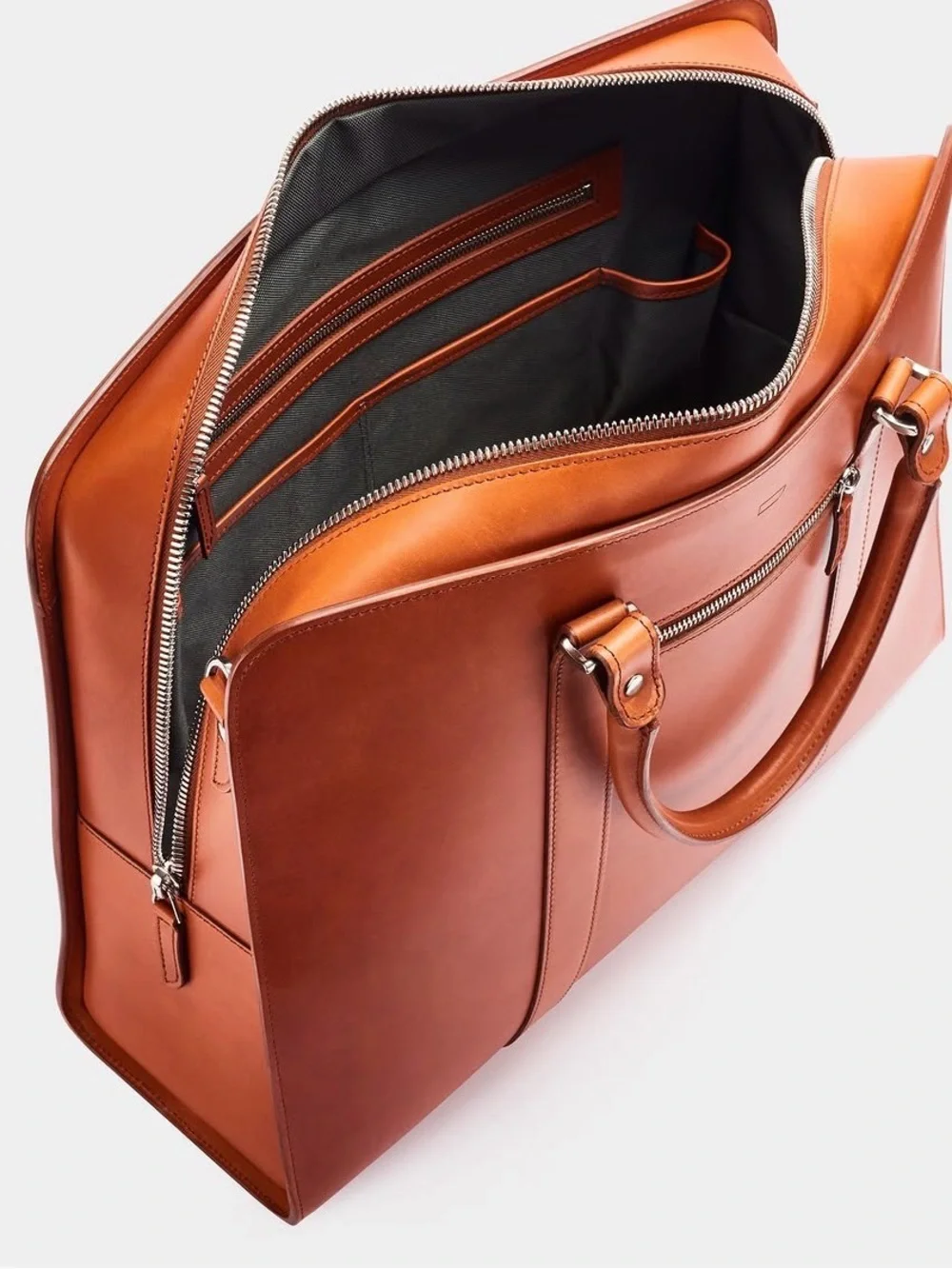 AUTHENTIC Carl Friedrik Overnight NEW WITH TAGS! Open Box- Cognac